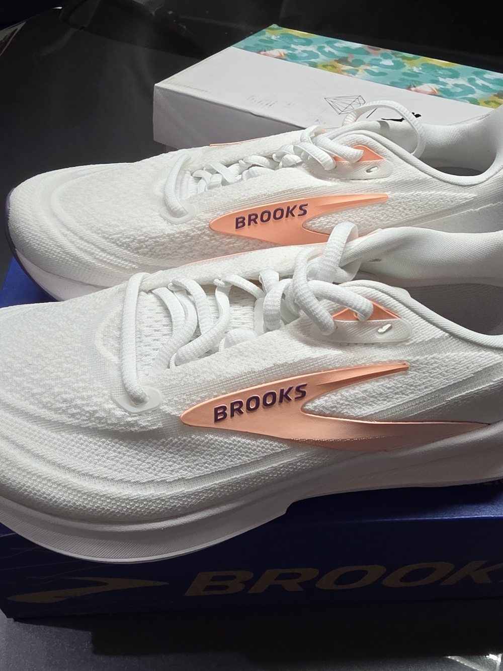 Size 8W -Brooks Women's Revel 9 - Picture 2 of 8